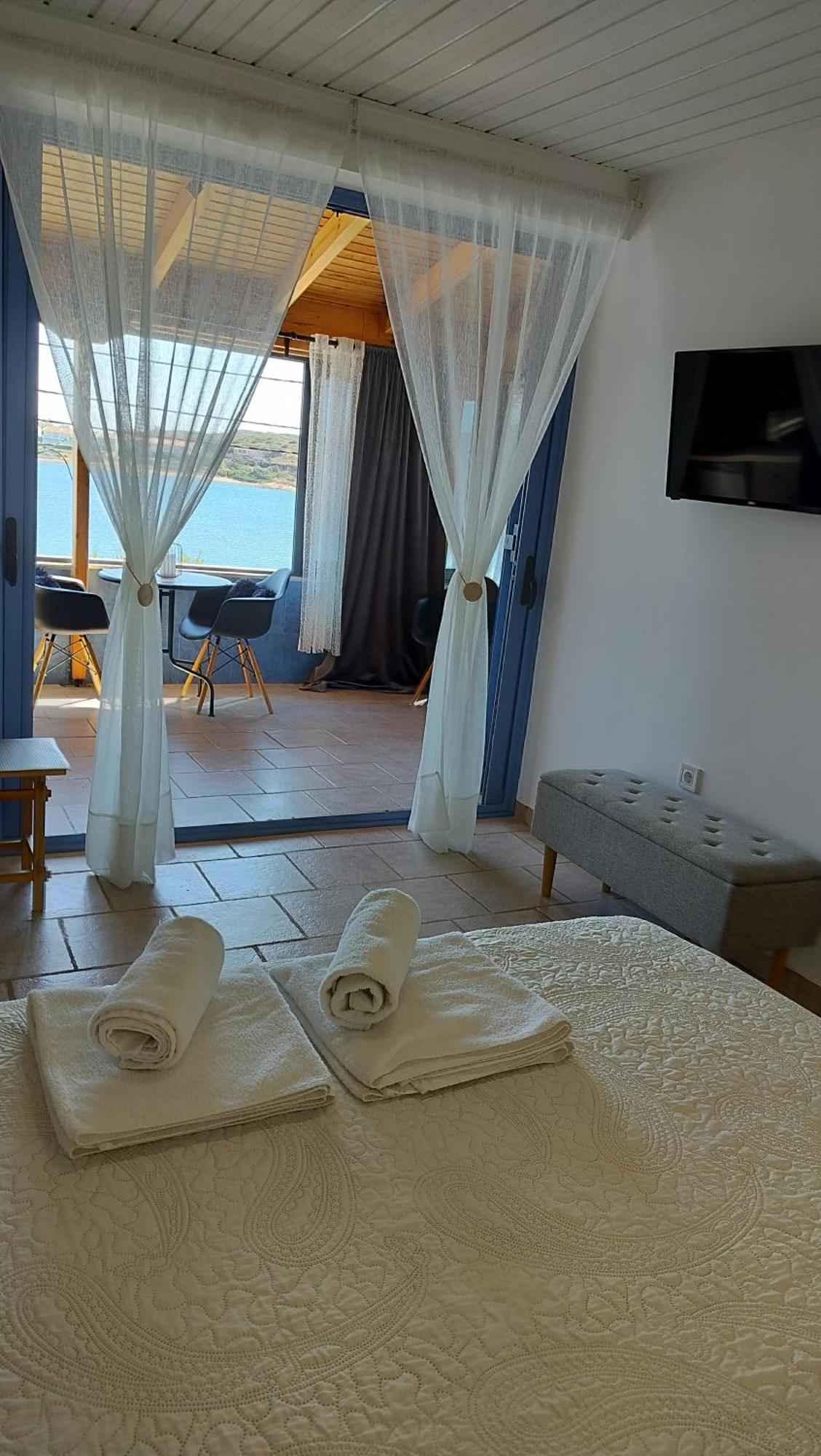 Cap Sounion Seafront Apartment - Adults Only Bagian luar foto