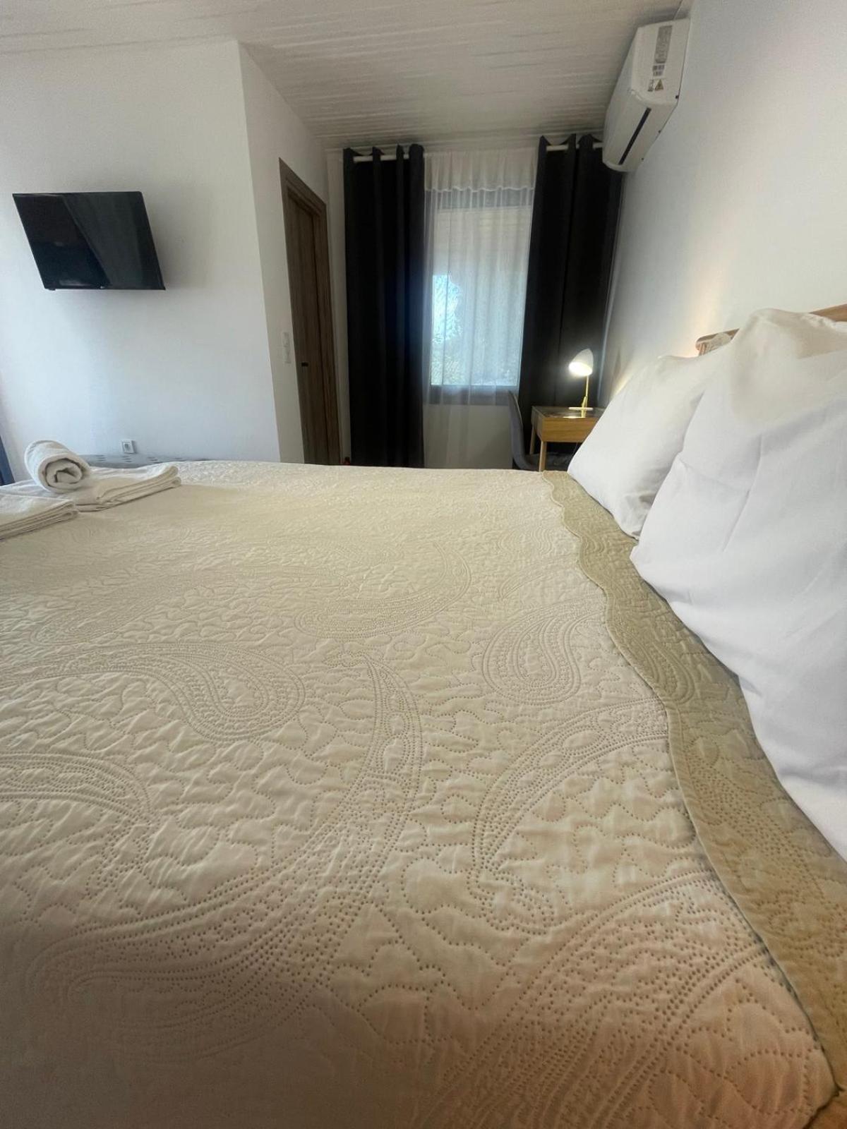 Cap Sounion Seafront Apartment - Adults Only Bagian luar foto